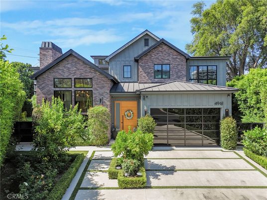 Attached, Exterior, Facade, Brick Facade, Brick Traditional