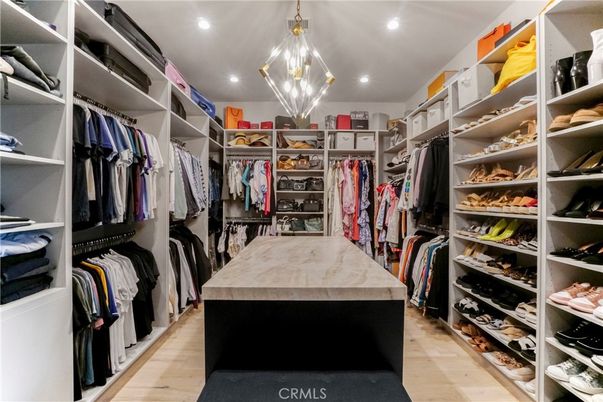 Interior, Pendant Lights, Recessed Lighting, Walk-in Closets, Wood Texture Flooring