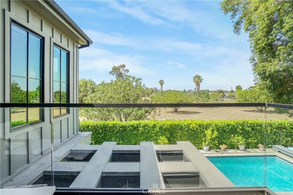 Exterior, Pool, Other