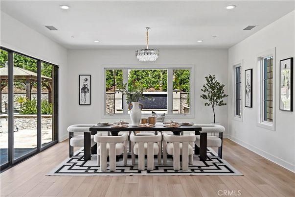 Chandelier, Dining room, Interior, Recessed Lighting, Wood Texture Flooring