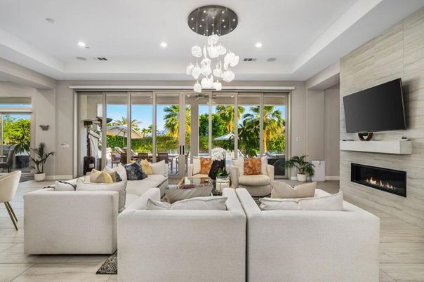 Fireplace, Interior, Living room, Pendant Lights, Recessed Lighting
