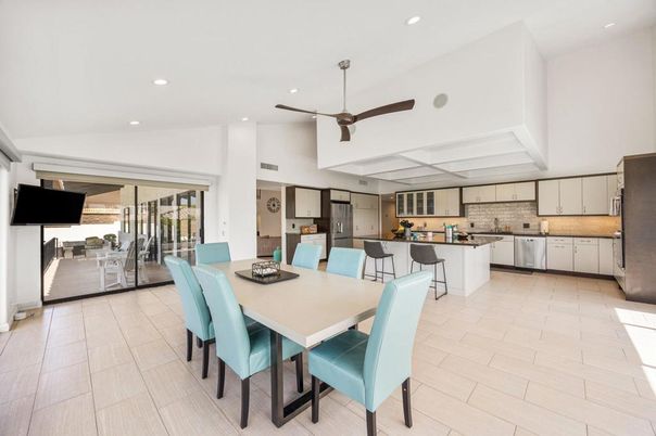 Dining room, Interior, Kitchen, Recessed Lighting