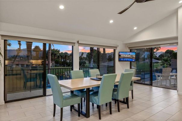 Dining room, Interior, Recessed Lighting