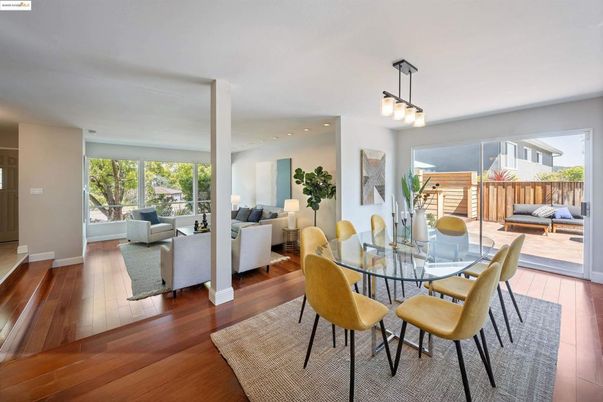 Dining room, Interior, Living room, Pendant Lights, Recessed Lighting, Wood Texture Flooring