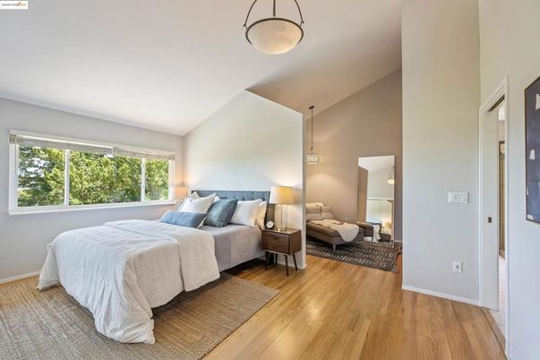 Bedroom, Interior, Pendant Lights, Wood Texture Flooring