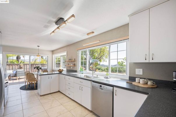Dining room, Interior, Kitchen, Pendant Lights