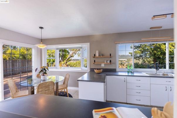 Dining room, Interior, Kitchen, Pendant Lights