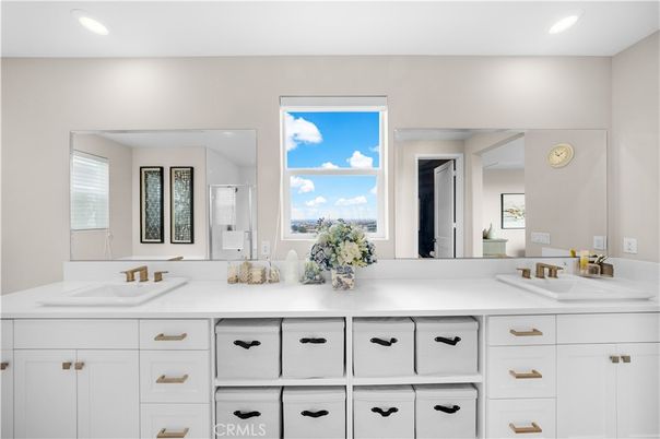 Bathroom, Dual Sink Vanities, Interior, Recessed Lighting