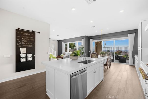 Dining room, Interior, Kitchen, Pendant Lights, Recessed Lighting, Wood Texture Flooring