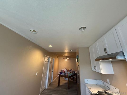 Interior, Recessed Lighting, Wood Texture Flooring