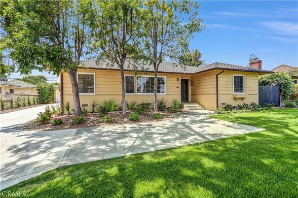 Backyard, Exterior, Facade, Ranch