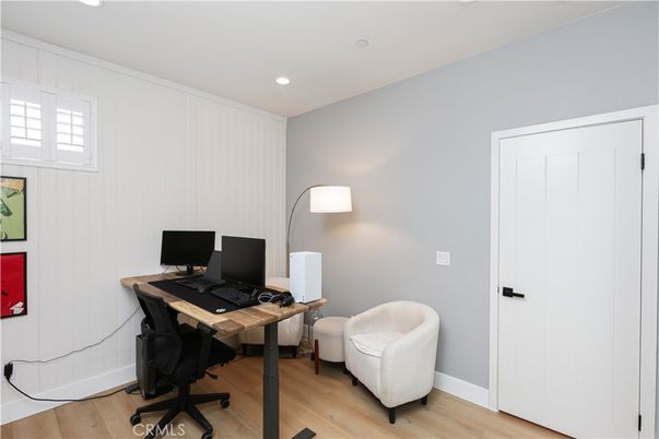 Home Office, Interior, Recessed Lighting, Wood Texture Flooring
