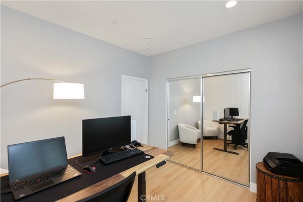 Home Office, Interior, Recessed Lighting, Wood Texture Flooring