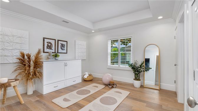 Interior, Recessed Lighting, Wood Texture Flooring