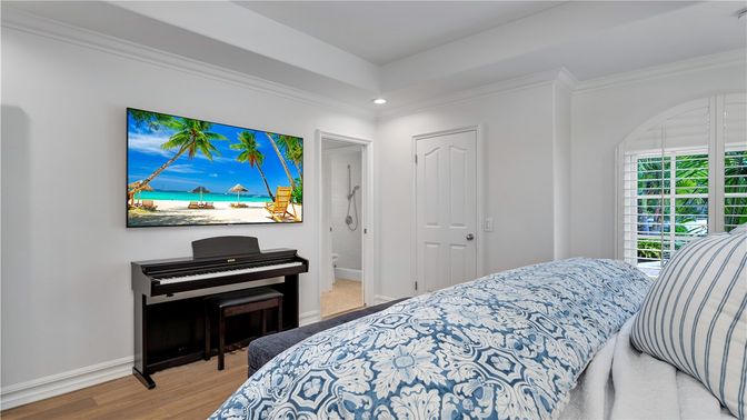 Bedroom, Interior, Piano, Recessed Lighting, Wood Texture Flooring