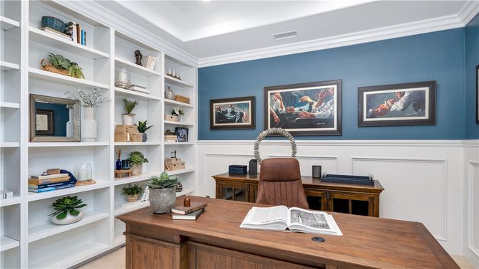 Home Office, Interior