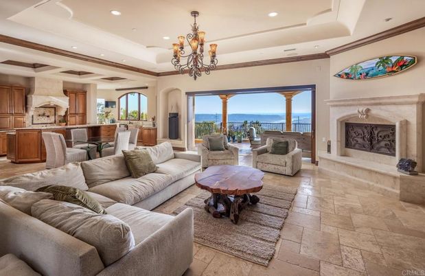 Chandelier, Dining room, Fireplace, Interior, Living room, Recessed Lighting, Water