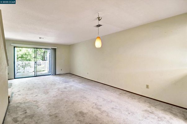 Empty room, Interior, Pendant Lights