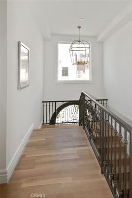 Interior, Pendant Lights, Wood Texture Flooring