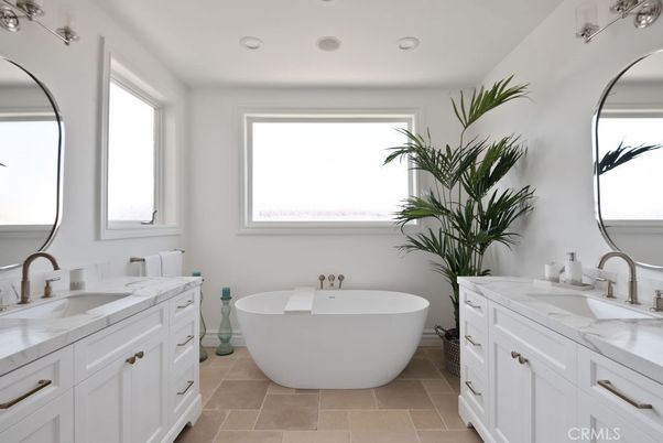 Bathroom, Dual Sink Vanities, Free Standing Baths, Interior, Recessed Lighting