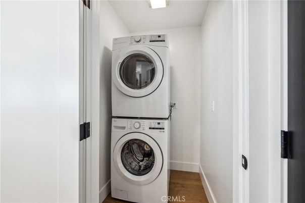 Interior, Utility Closets, Washer, Wood Texture Flooring