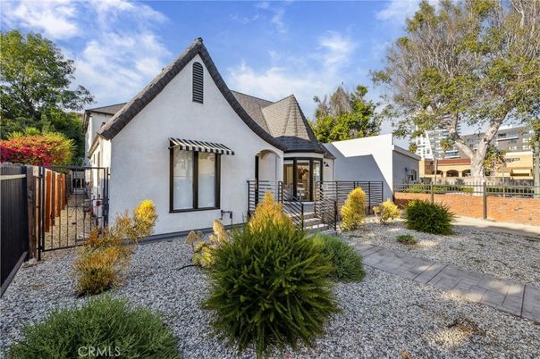 Exterior, Facade, Tudor Revival