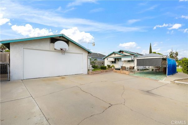 Detached Garage, Exterior