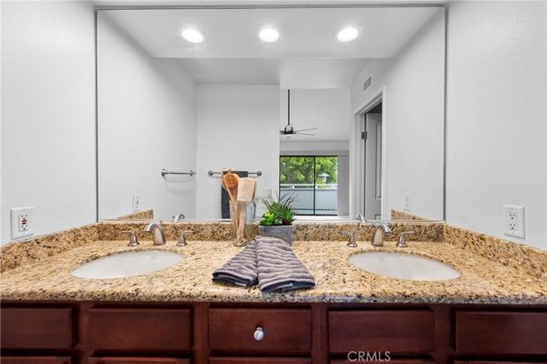 Bathroom, Dual Sink Vanities, Interior, Recessed Lighting