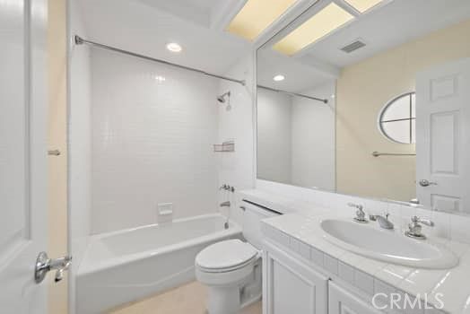 Bathroom, Interior, Recessed Lighting, Tile Countertops