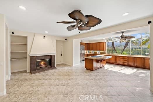 Fireplace, Interior, Kitchen, Recessed Lighting