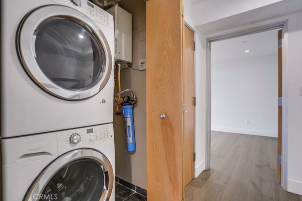 Interior, Recessed Lighting, Utility Closets, Washer, Wood Texture Flooring