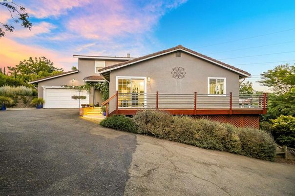 Backyard, Detached Garage, Exterior