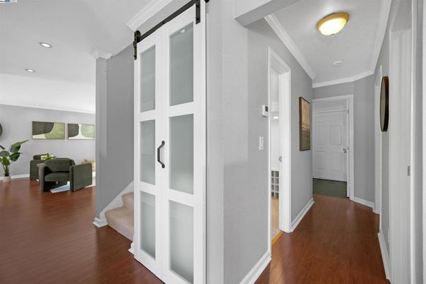 Interior, Recessed Lighting, Wood Texture Flooring