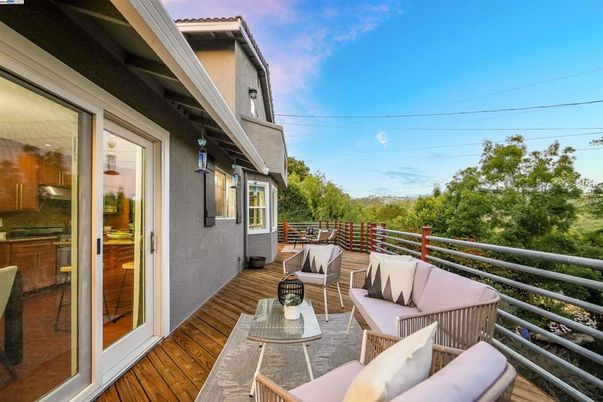Exterior, Wood Texture Flooring