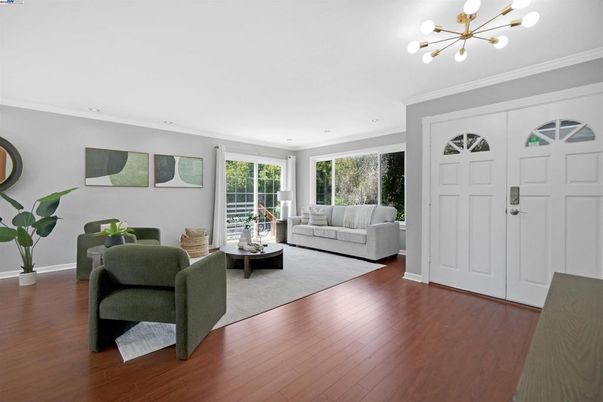 Interior, Living room, Pendant Lights, Recessed Lighting, Wood Texture Flooring