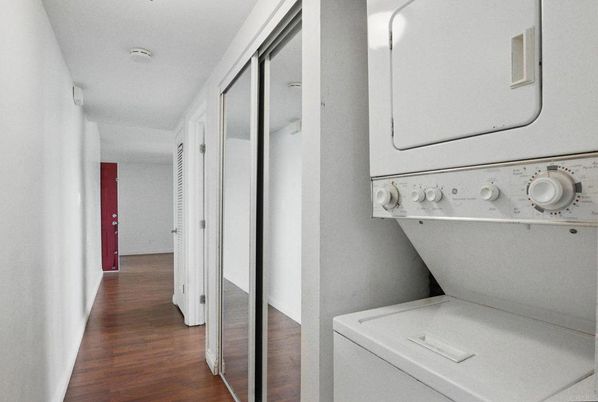 Interior, Utility Closets, Washer, Wood Texture Flooring