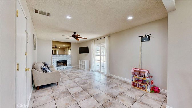 Fireplace, Interior, Living room, Recessed Lighting