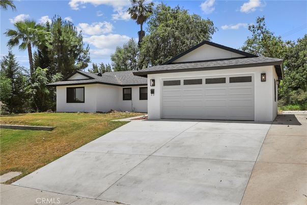 Attached, Exterior, Facade, Ranch