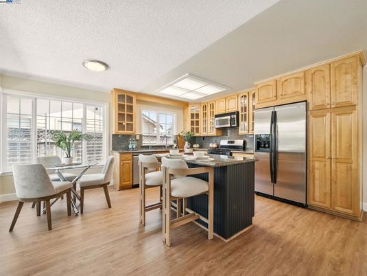 Dining room, Interior, Kitchen, Stainless Steel Appliances, Wood Texture Flooring