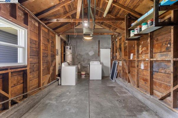 Interior, Washer, Wooden Beams, Wooden Ceilings, Wooden Walls
