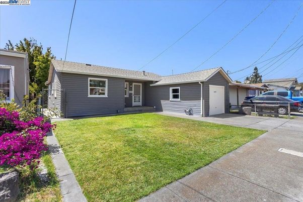 Backyard, Detached Garage, Exterior
