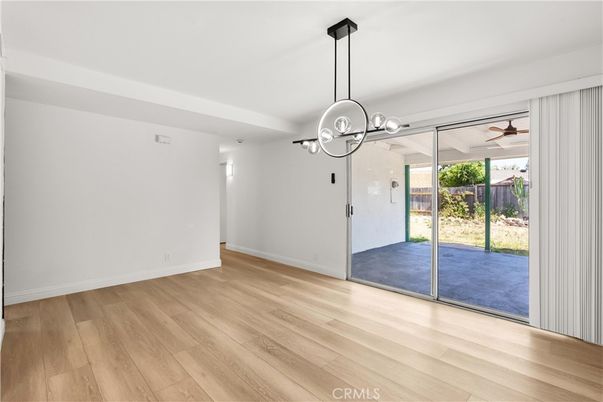 Empty room, Interior, Pendant Lights, Wood Texture Flooring