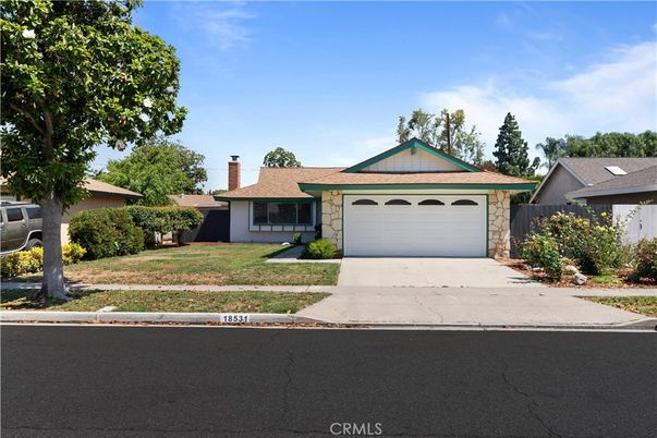 Attached, Exterior, Facade, Ranch