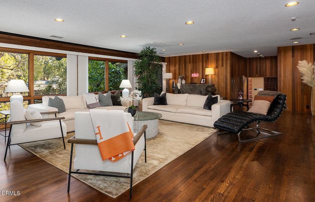 Interior, Living room, Recessed Lighting, Wood Texture Flooring, Wooden Walls