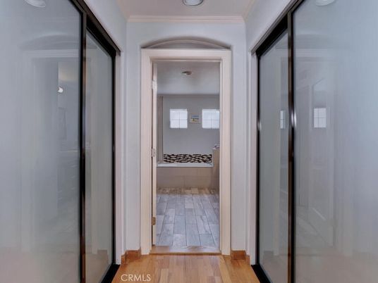 Bathroom, Interior, Recessed Lighting, Wood Texture Flooring