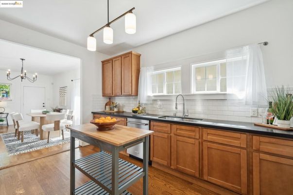 Chandelier, Dining room, Interior, Kitchen, Pendant Lights, Wood Texture Flooring