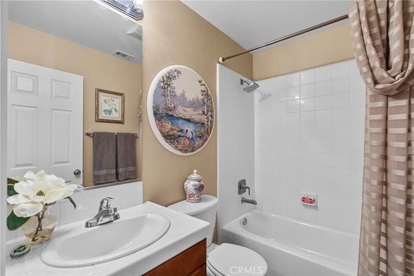 Bathroom, Interior, Tile Countertops