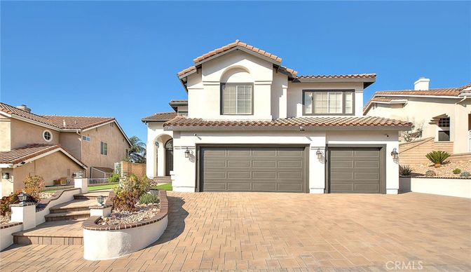 Attached, Exterior, Facade, Mediterranean