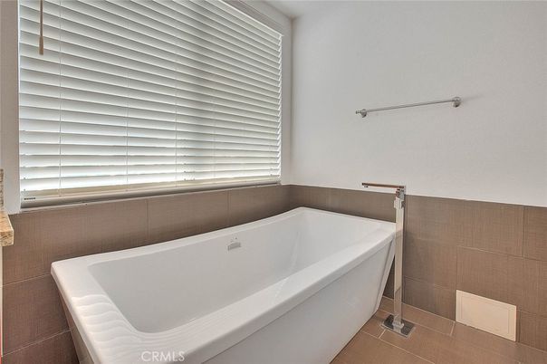 Bathroom, Free Standing Baths, Interior