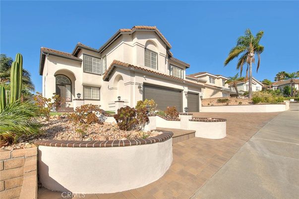 Attached, Exterior, Facade, Mediterranean